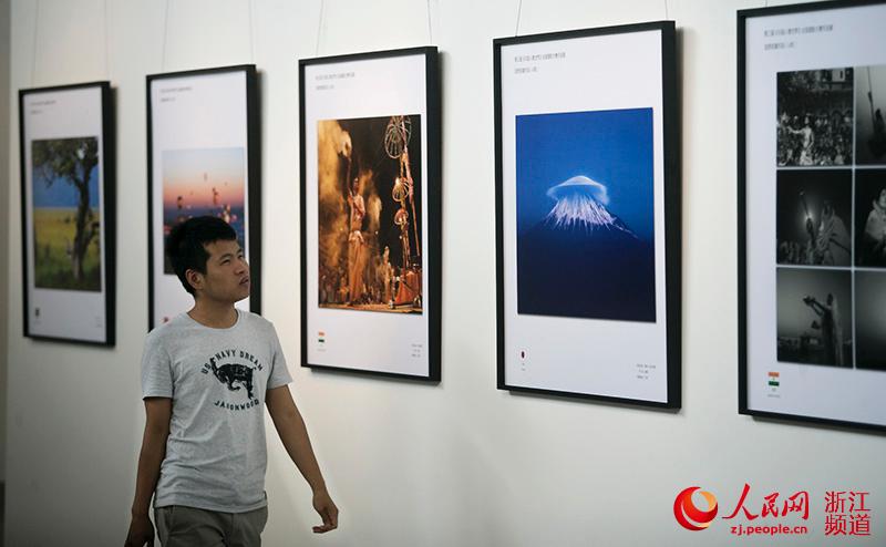 Photo exhibition in Ningbo shows the world in the eyes of Chinese people