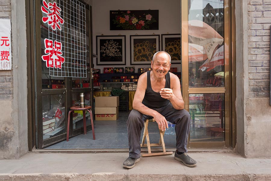 Shanxi in the Eyes of Foreigners: Looking at the roofs