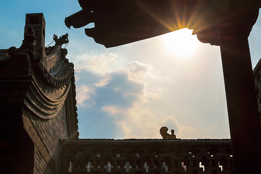 Shanxi in the Eyes of Foreigners: Looking at the roofs