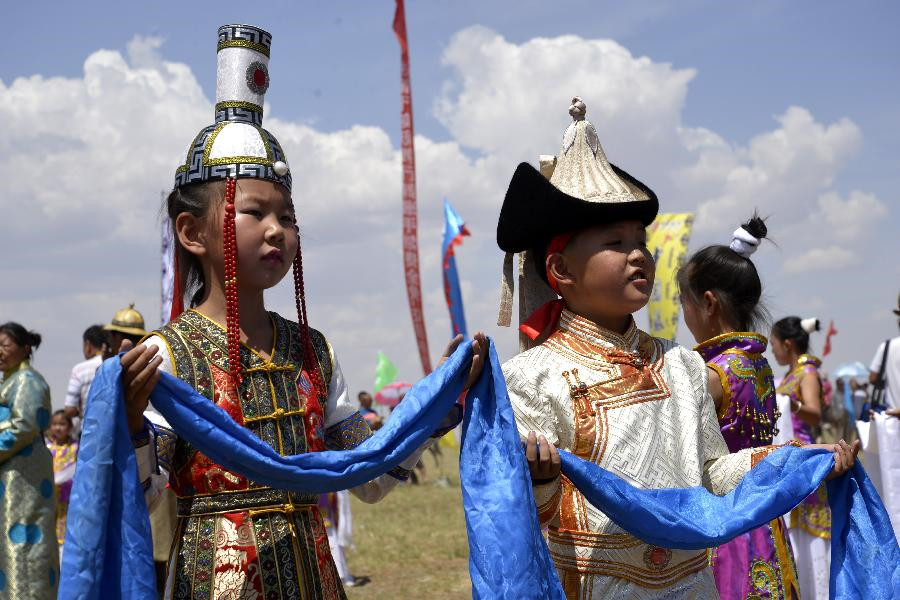 Nadam fair celebrated in N China's Urat Middle Banner
