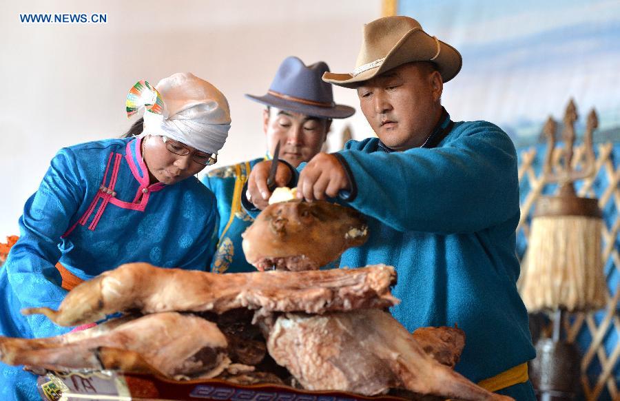 Traditional Sonid meat fair held in China's Inner Mongolia