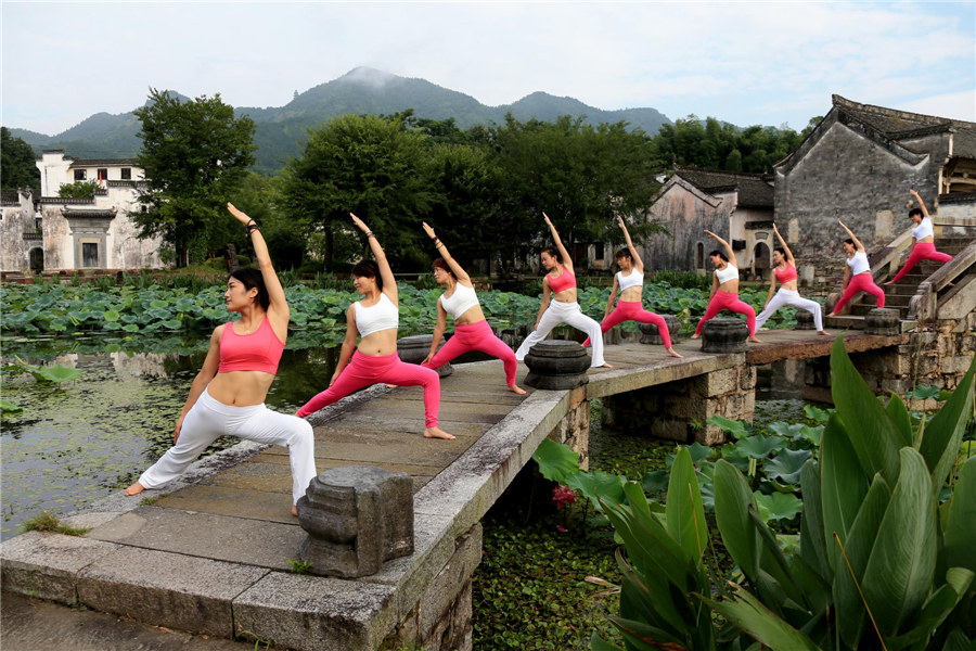 Setting the stage for yoga in scenic Huangshan