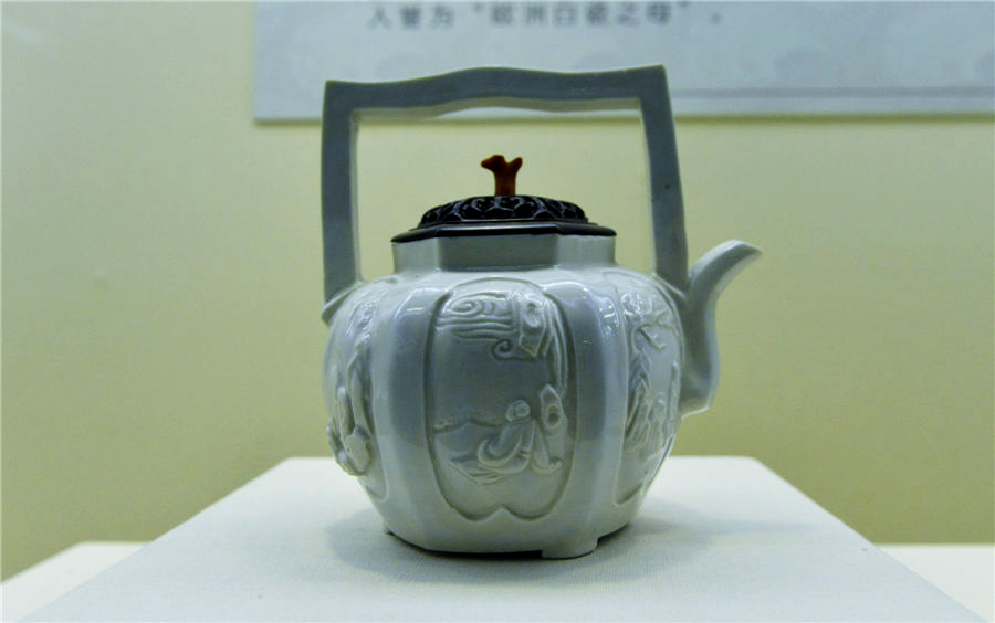 Ancient exported porcelain shines in Zhejiang museum