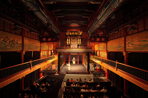 Old traders' temple is banker's opera venue