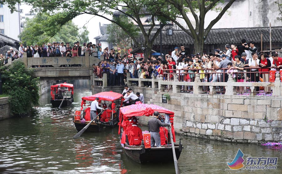 Traditional Chinese wedding held in Shanghai