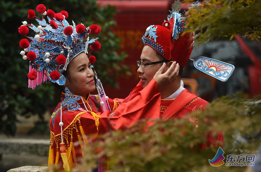 Traditional Chinese wedding held in Shanghai