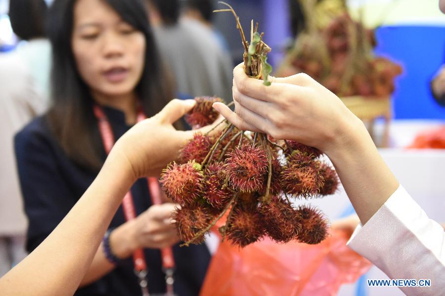 A bite of yummy food at 12th China-ASEAN Expo