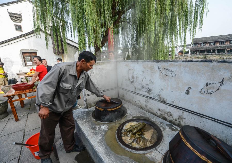 Mid-Autumn Festival observed in China's Hangzhou