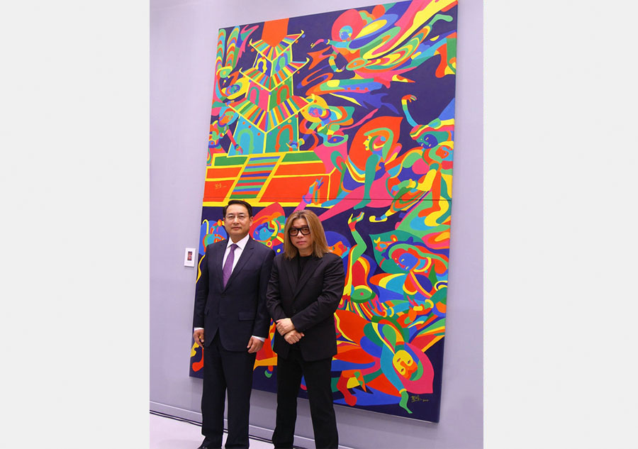 Chinese music star shines his art exhibition in Madrid