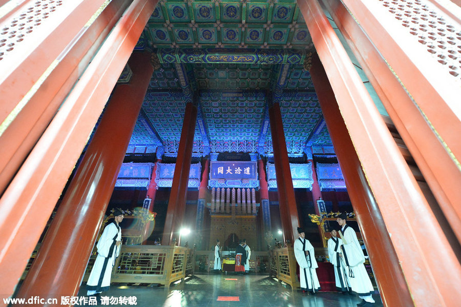 Ritual commemorates Confucius' 2,566th birthday in Beijing
