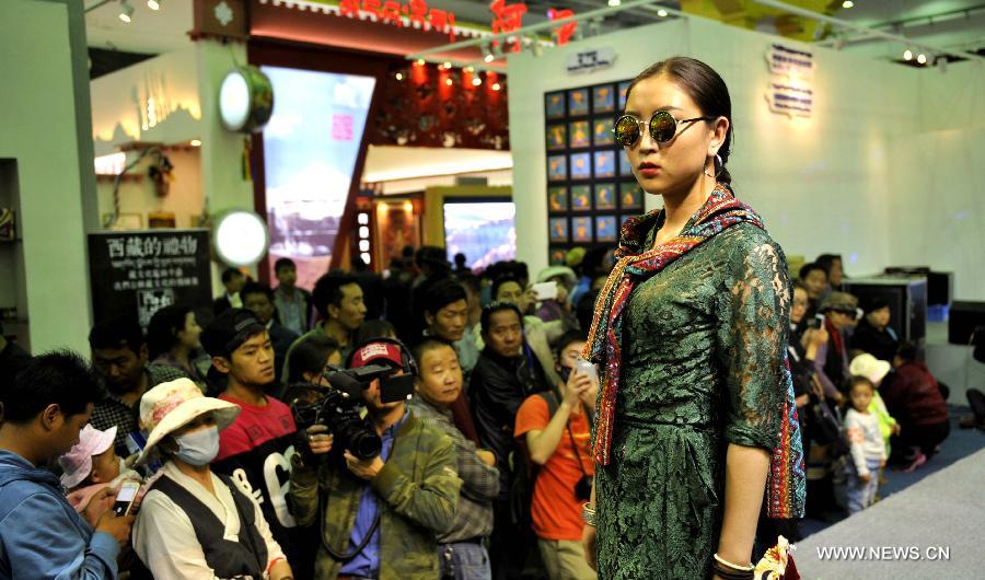 Models present Tibetan fashion