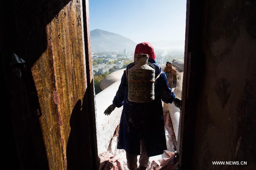 Potala Palace repainted in renovation