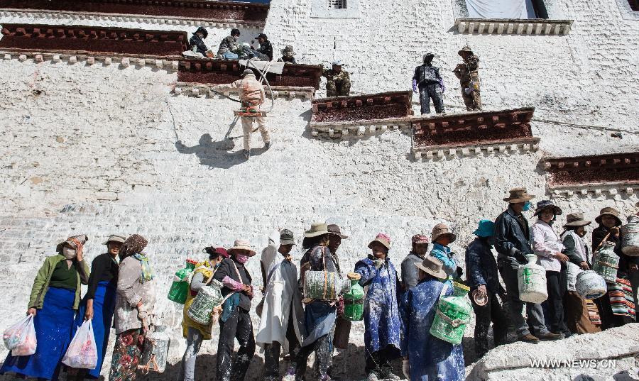 Potala Palace repainted in renovation