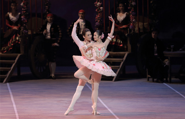 Top ballet dancers present stellar banquet for Beijing audiences