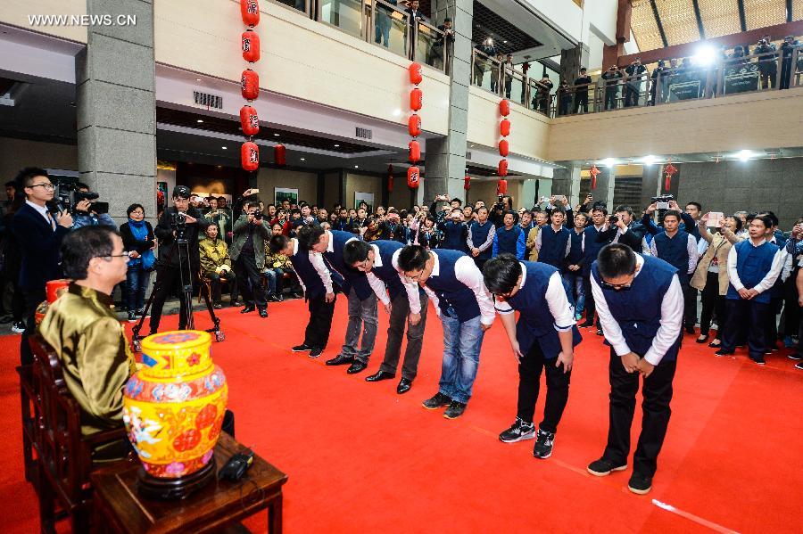 Ceremony for yellow rice wine winter brewing season held in E China's Shaoxing