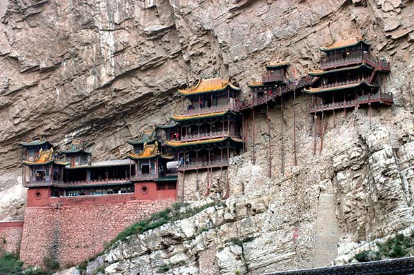 China's cliffside Hanging Temple under revamp