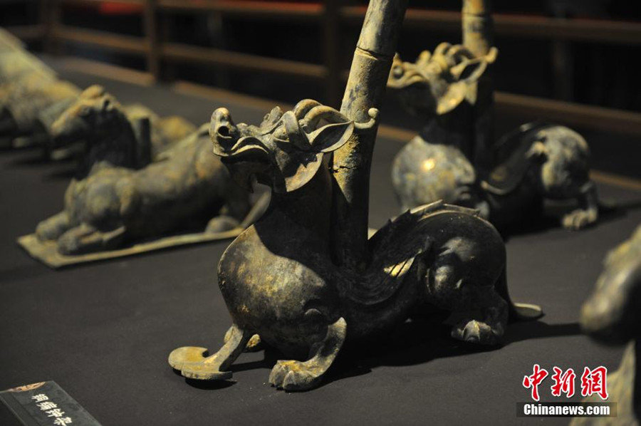 Jiangxi exhibits dazzling Haihuhou cemetery finds