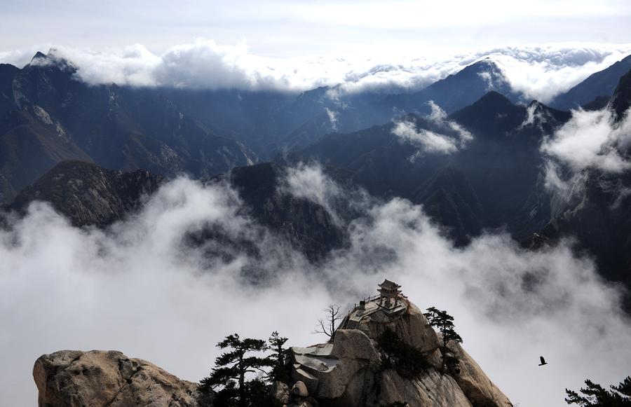 Mount Huashan in beautiful winter fog