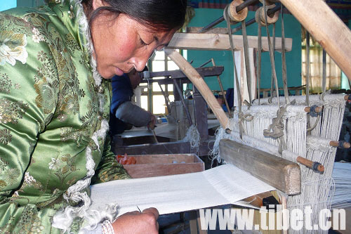Vanishing traditional weaving revived in Tibet
