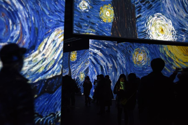 Thousands visit Van Gogh’s high-tech show in Beijing