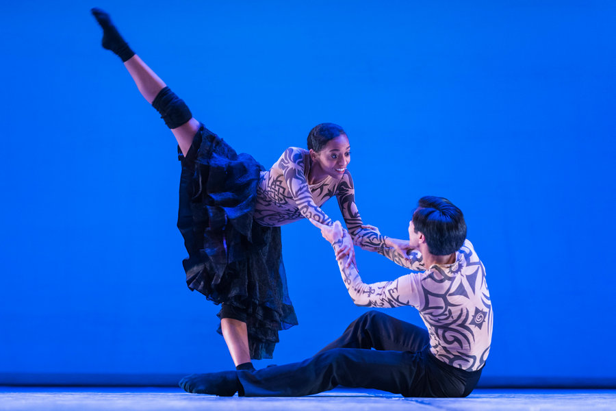 Young German dancers perform ballet in Beijing