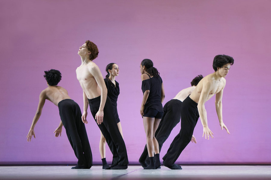 Young German dancers perform ballet in Beijing