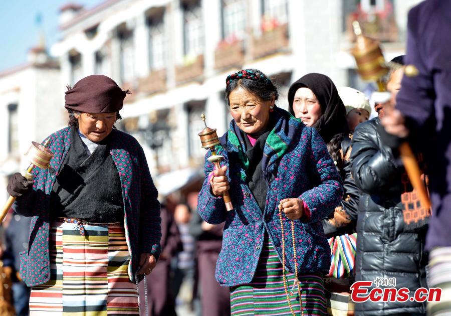 Winter pilgrimage on the way in Lhasa