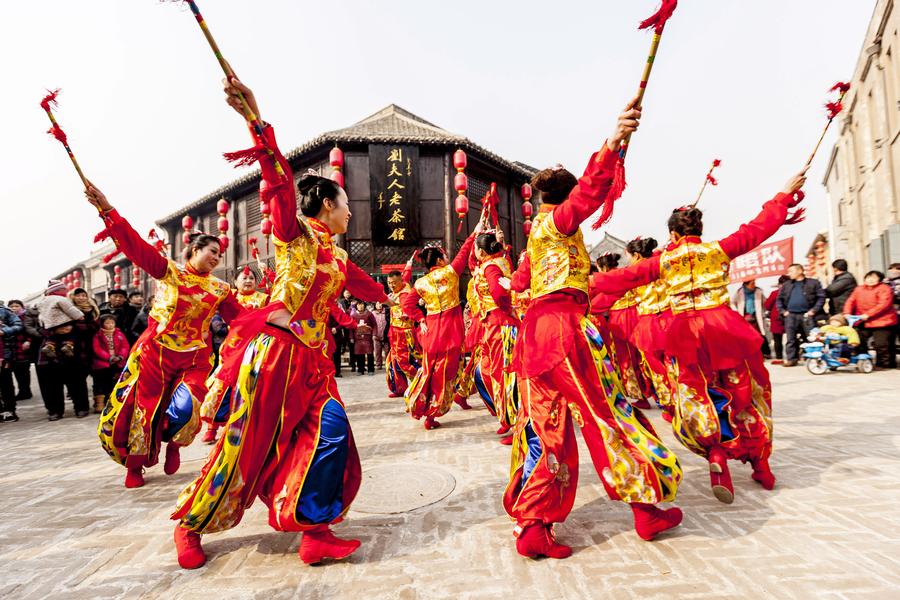 Traditional celebration for Spring Festival held in Henan