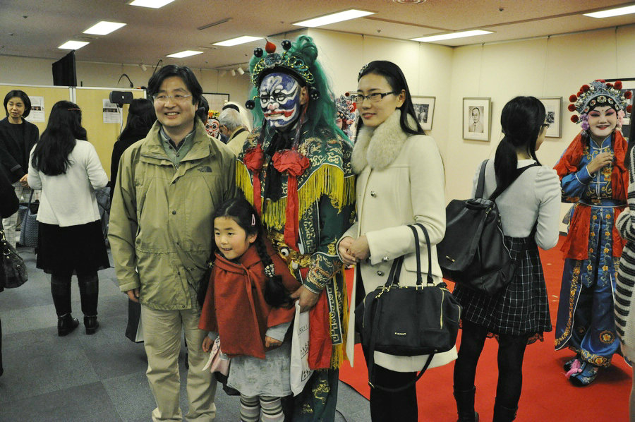 Japanese actors join Chinese New Year celebration