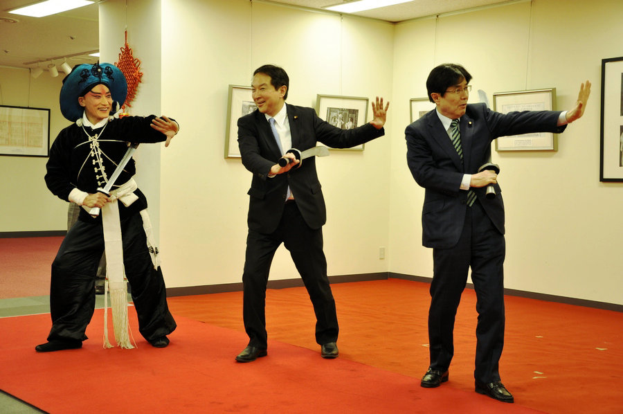 Japanese actors join Chinese New Year celebration