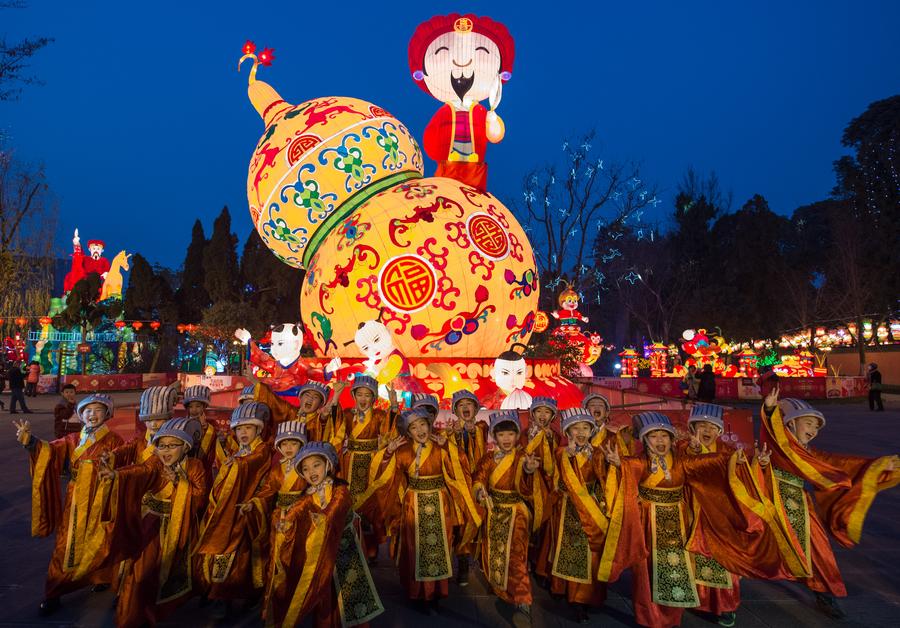 Temple fair kicks off in China's Chengdu