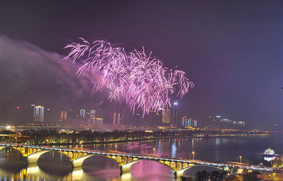 Musical firework show paints sky in Changsha