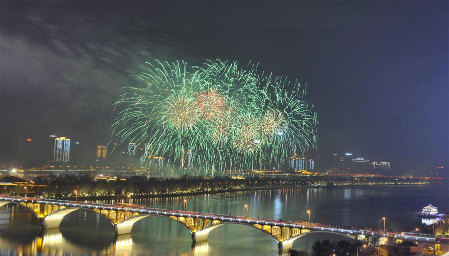 Musical firework show paints sky in Changsha