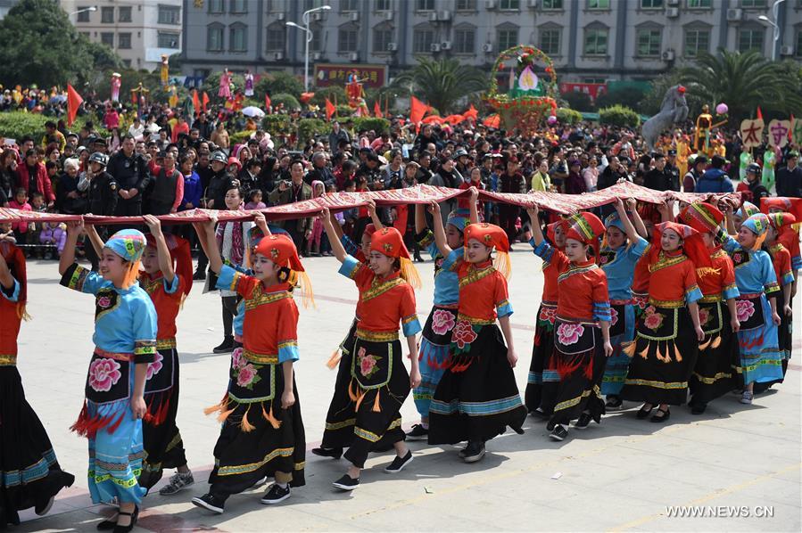 Intangible cultural heritage show held in S China