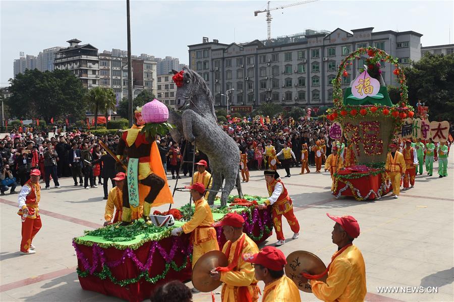 Intangible cultural heritage show held in S China