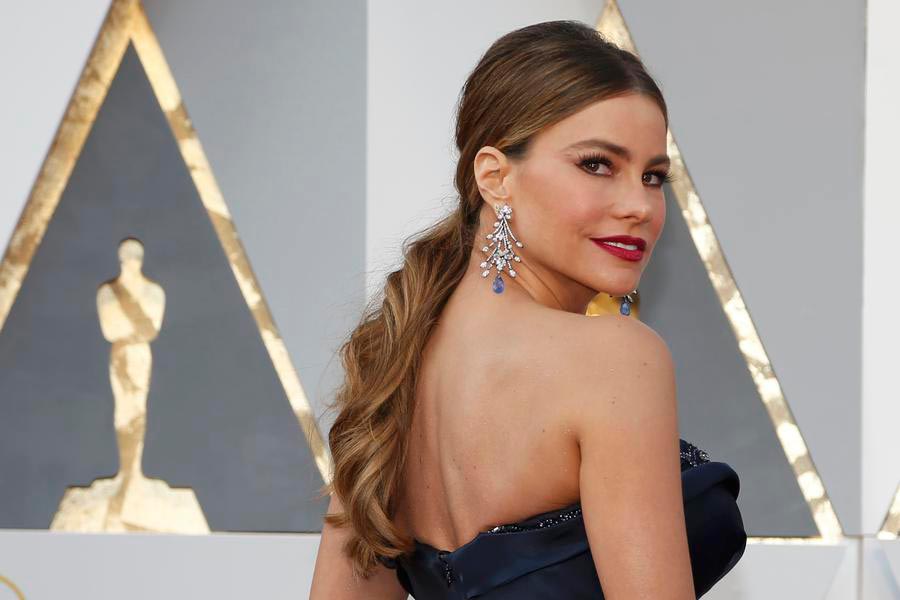 Stars arrive at 88th Academy Awards in Hollywood