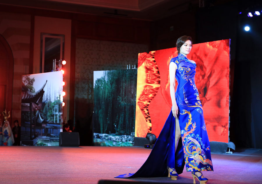 Fashion show and exhibition mark China-Egypt cultural year in Egypt