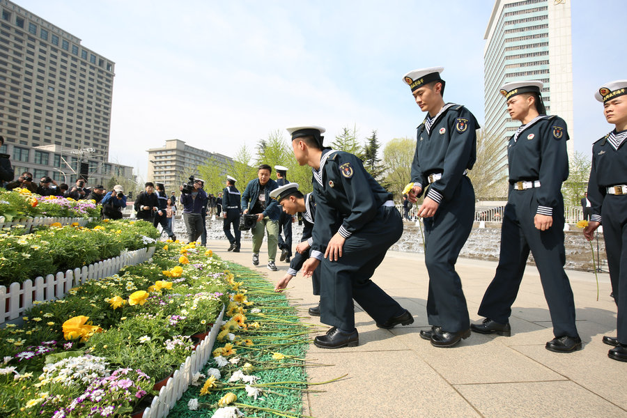 Ceremony marks Tomb-Sweeping Day at China Millennium Monument