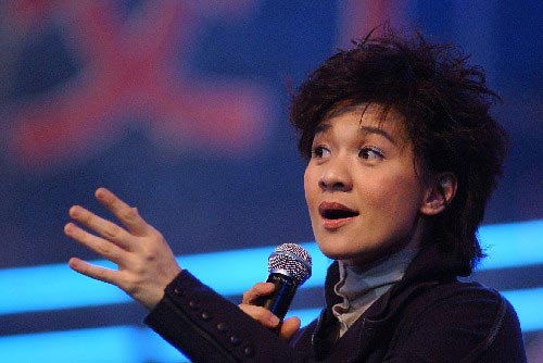 China's singing contest casts out insulting judge