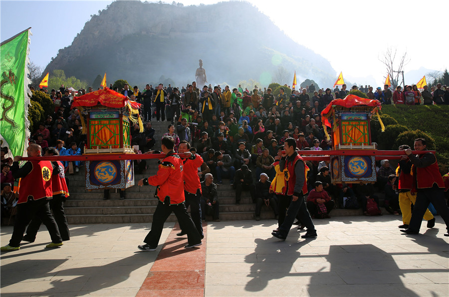 Ceremony held to worship the goddess Nuwa in N China