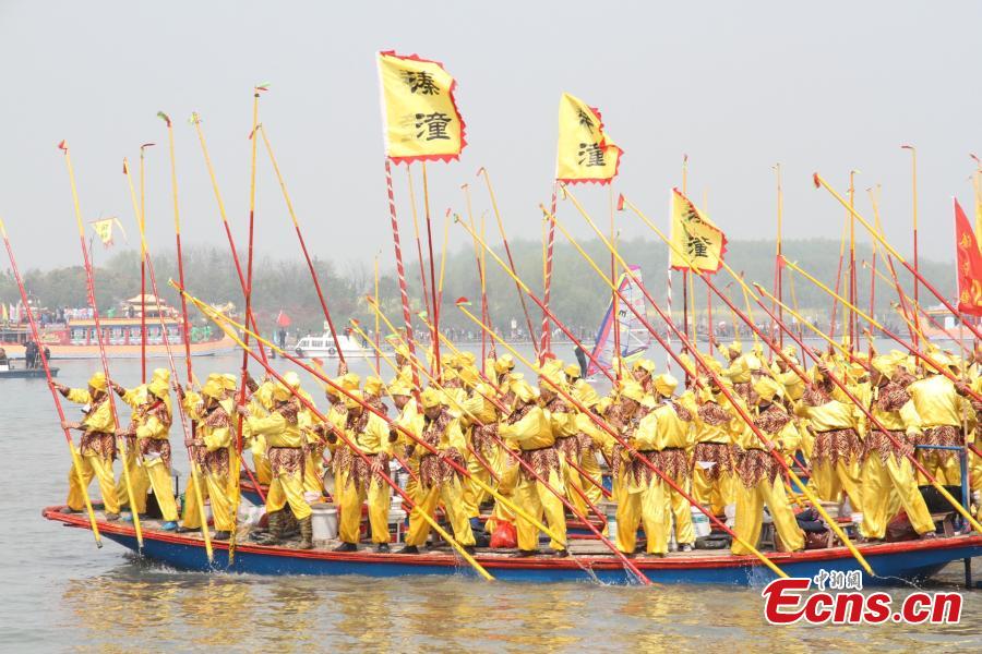 Eastern city holds centuries-old boat festival