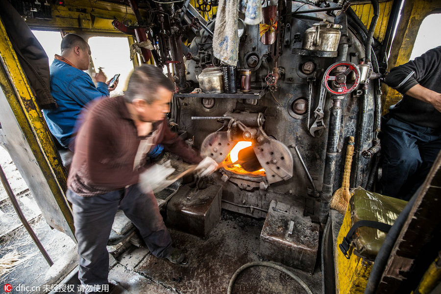 The last steam locomotive is about to disappear in China