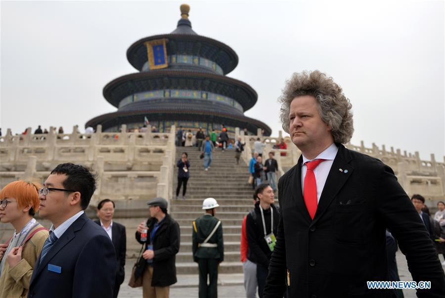Jury members of Beijing Int'l Film Festival visit Temple of Heaven