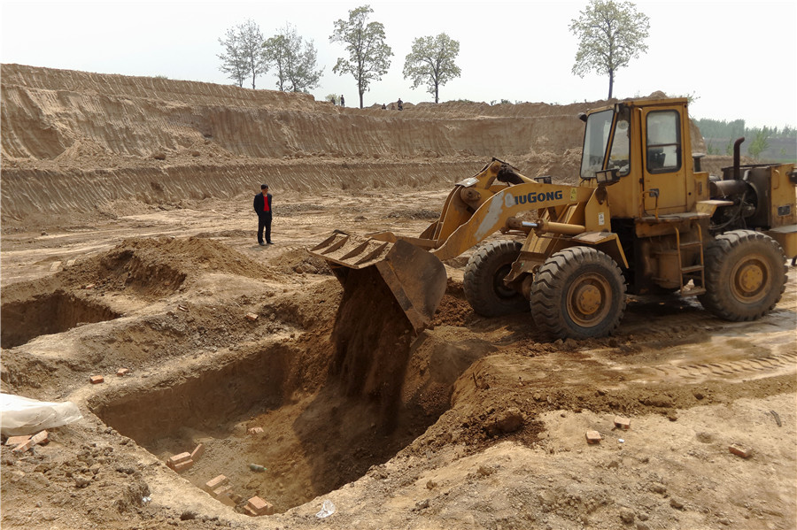 Ancient tomb complex discovered in C China