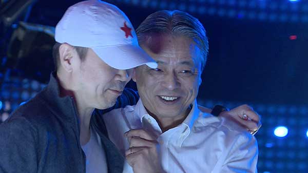 Music star Yang Le copes with spotlight