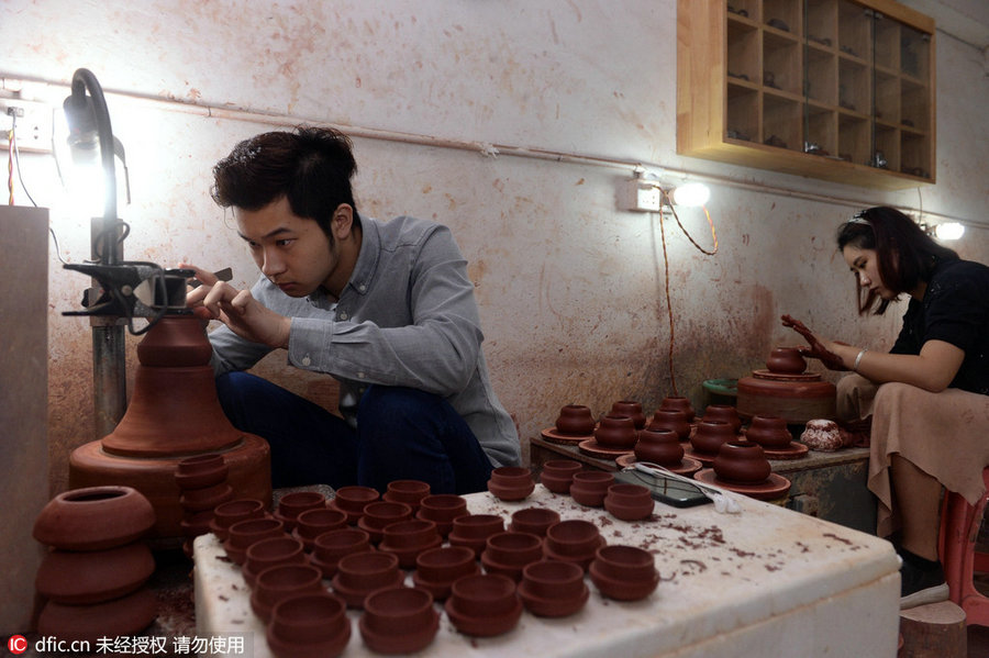 'Reserved lady': Chaozhou handmade red clay teapot