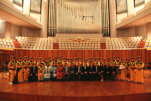 Mongolian music thrills audience in Beijing