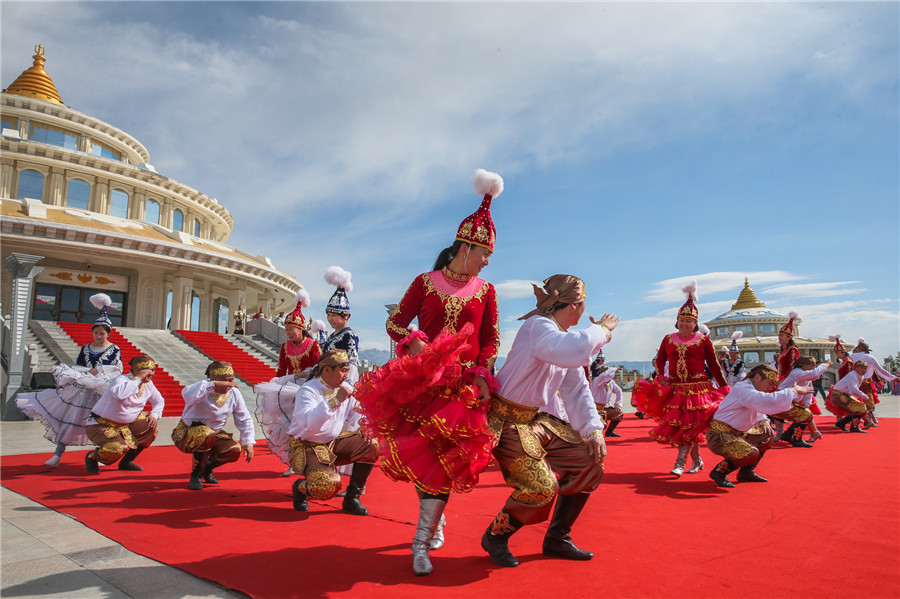 Epic Tacheng stages ethnic show