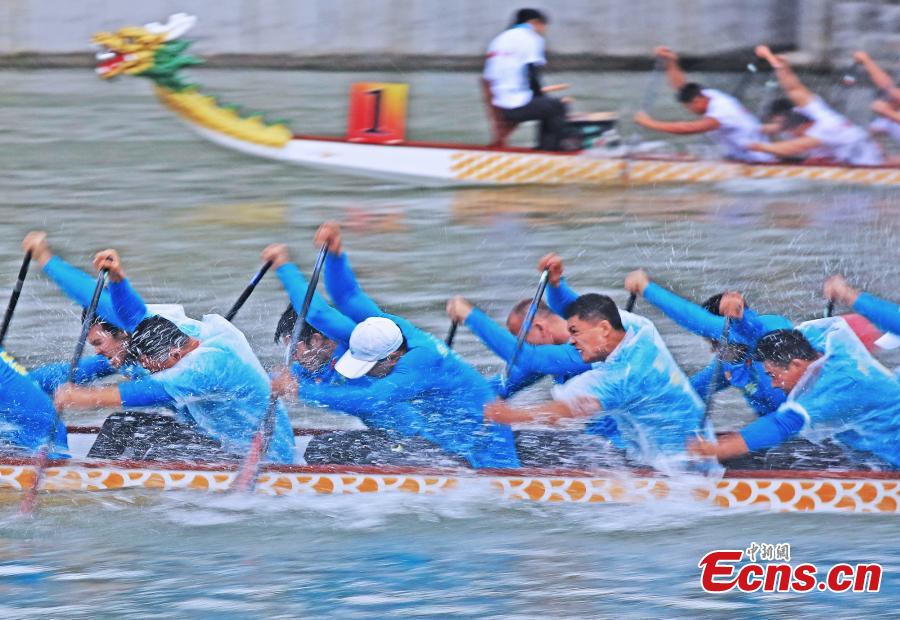 Dragon boat race in Yichang, Hubei