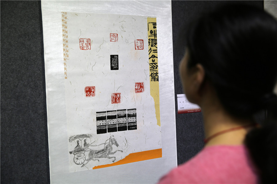Art of seal carving on display in Sichuan